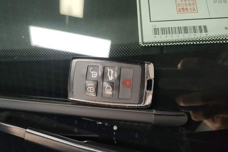 Used Land Rover Discovery 2020 2.0T 30th Anniversary Special Edition Interior 1