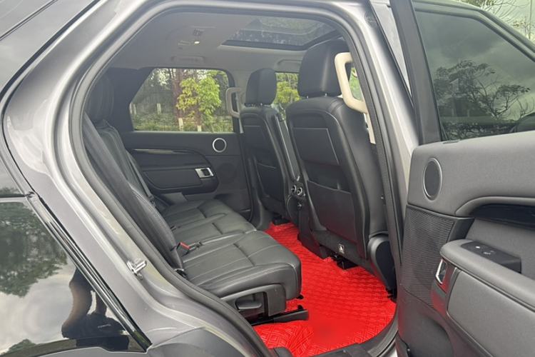 Used Land Rover Discovery 2020 3.0 SC V6 SE Interior 10