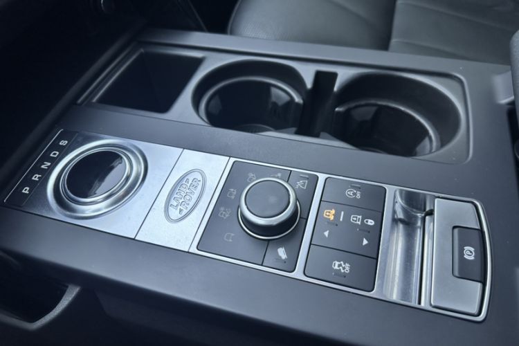 Used Land Rover Discovery 2020 3.0 SC V6 SE Interior 10