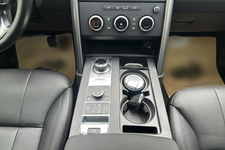 Used Land Rover Discovery 2020 3.0 SC V6 30th Anniversary Special Edition Interior 4