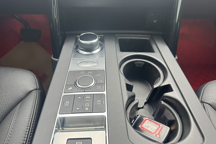 Used Land Rover Discovery 2020 3.0 SC V6 SE Interior 4