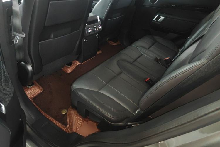 Used Land Rover Discovery 2020 3.0 SC V6 SE Interior 4