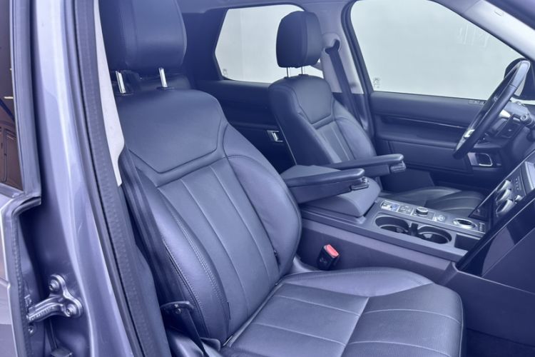 Used Land Rover Discovery 2020 3.0 SC V6 SE Interior 5