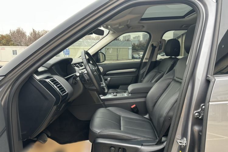 Used Land Rover Discovery 2020 3.0 SC V6 30th Anniversary Special Edition Interior 6