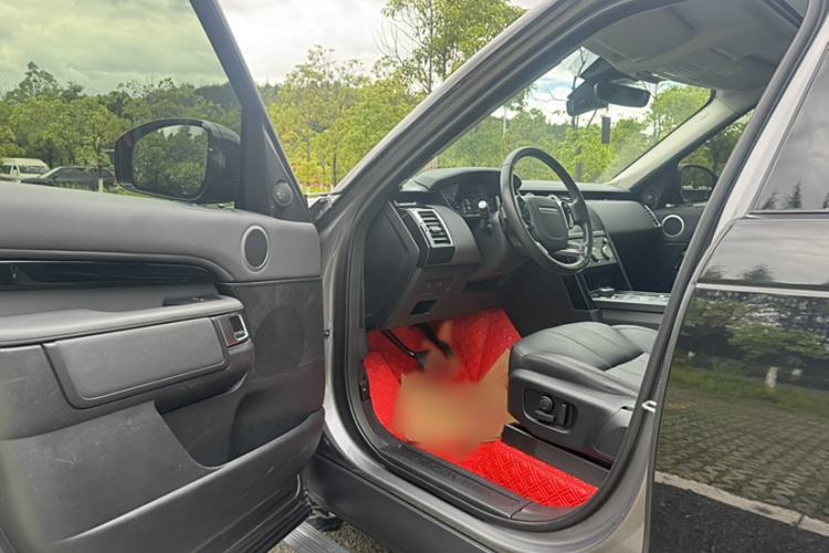 Used Land Rover Discovery 2020 3.0 SC V6 SE Interior 6