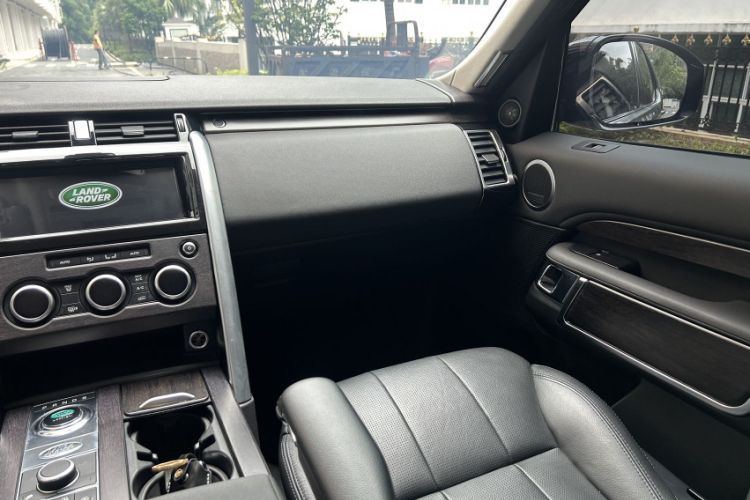 Used Land Rover Discovery 2020 2.0T 30th Anniversary Special Edition Interior 6