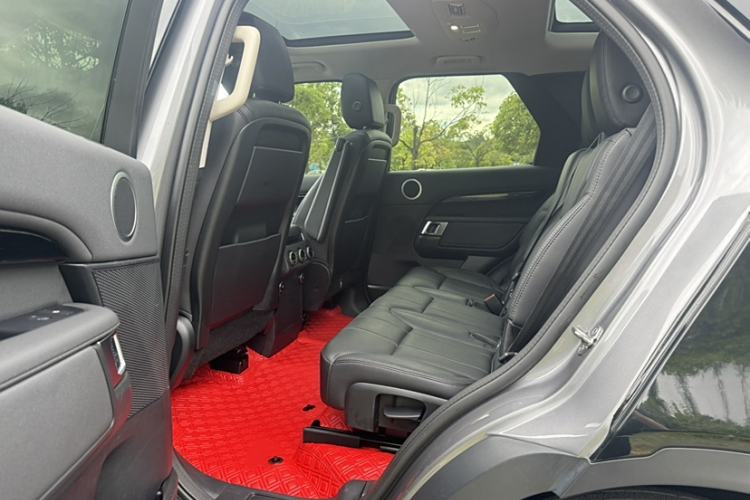 Used Land Rover Discovery 2020 3.0 SC V6 SE Interior 7