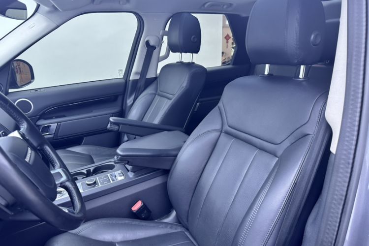 Used Land Rover Discovery 2020 3.0 SC V6 SE Interior 7