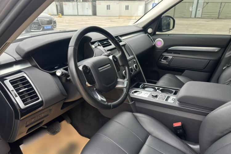 Used Land Rover Discovery 2020 3.0 SC V6 30th Anniversary Special Edition Interior 8