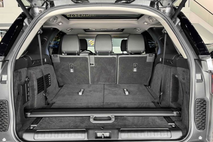 Used Land Rover Discovery 2020 2.0T 30th Anniversary Special Edition Interior 8
