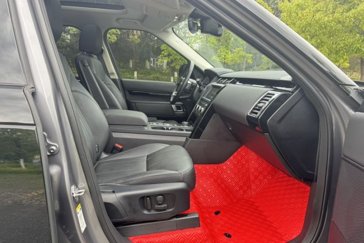 Used Land Rover Discovery 2020 3.0 SC V6 SE Interior 9