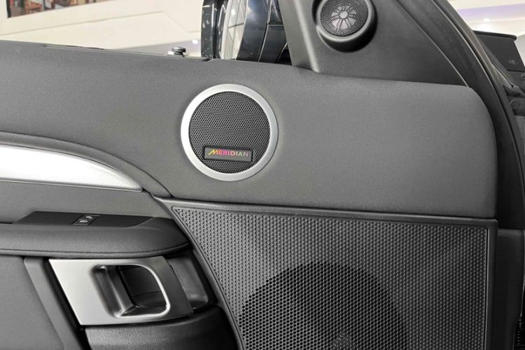 Used Land Rover Discovery 2020 2.0T 30th Anniversary Special Edition Interior 9