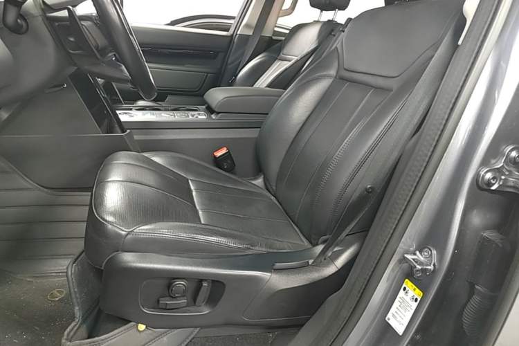 Used Land Rover Discovery 2020 3.0 SC V6 SE Left Front Seat