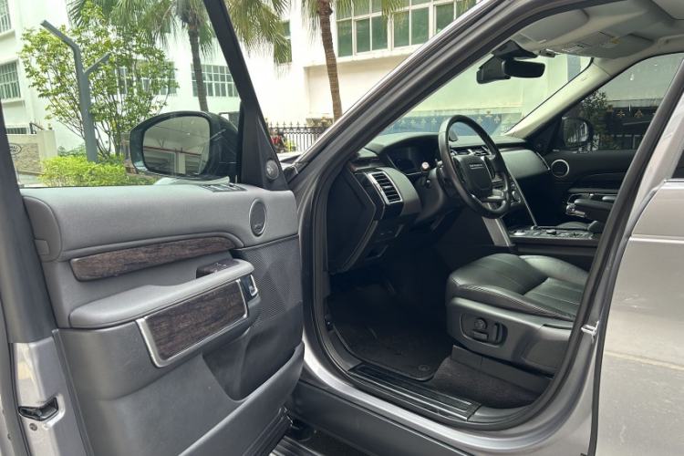 Used Land Rover Discovery 2020 2.0T 30th Anniversary Special Edition Left Front Seat