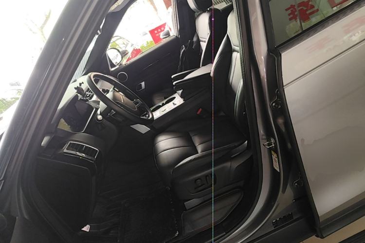 Used Land Rover Discovery 2020 2.0T SE Left Front Seat