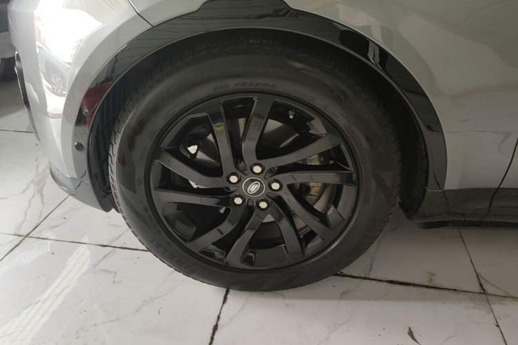Used Land Rover Discovery 2020 2.0T 30th Anniversary Special Edition Left Front Wheel Hub