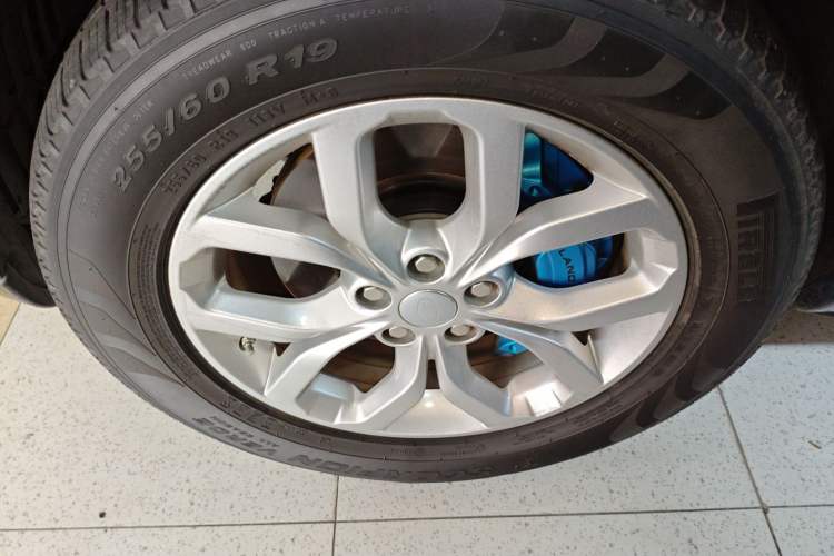 Used Land Rover Discovery 2020 3.0 SC V6 SE Left Front Wheel Hub