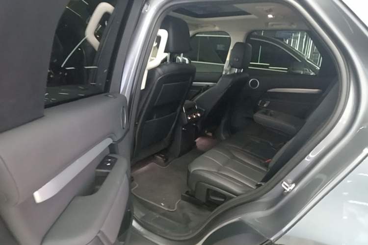 Used Land Rover Discovery 2020 3.0 SC V6 30th Anniversary Special Edition Left Rear Seat