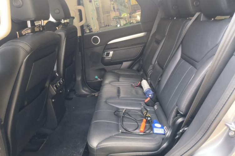 Used Land Rover Discovery 2020 3.0 SC V6 30th Anniversary Special Edition Left Rear Seat