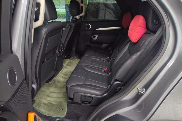 Used Land Rover Discovery 2020 3.0 SC V6 30th Anniversary Special Edition Left Rear Seat