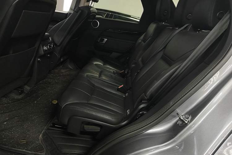 Used Land Rover Discovery 2020 3.0 SC V6 SE Left Rear Seat