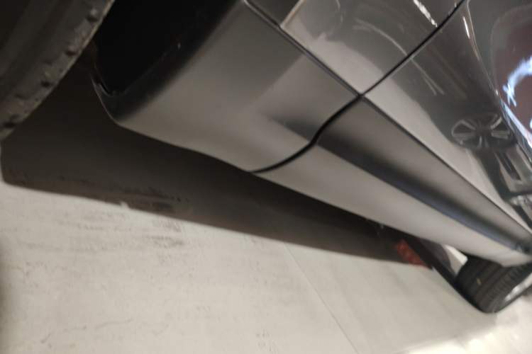 Used Land Rover Discovery 2020 3.0 SC V6 SE Left Side Sill