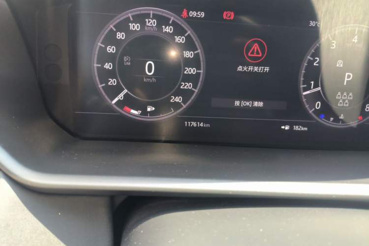 Used Land Rover Discovery 2020 3.0 SC V6 30th Anniversary Special Edition Odometer Close Up