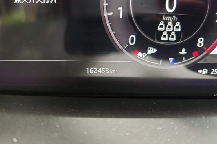 Used Land Rover Discovery 2020 2.0T 30th Anniversary Special Edition Odometer Close Up