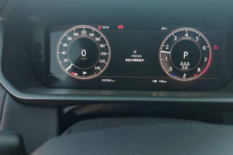 Used Land Rover Discovery 2020 3.0 SC V6 SE Odometer Close Up