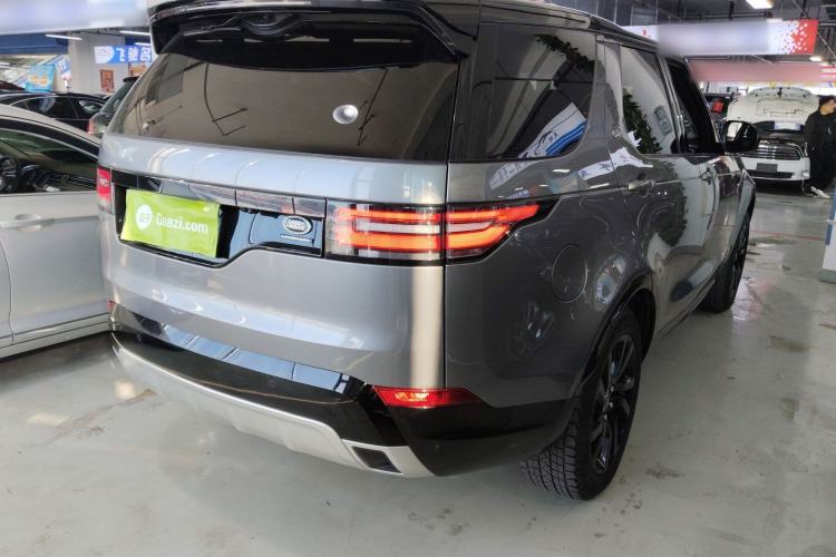 Used Land Rover Discovery 2020 2.0T SE Rear Right 45 Deg