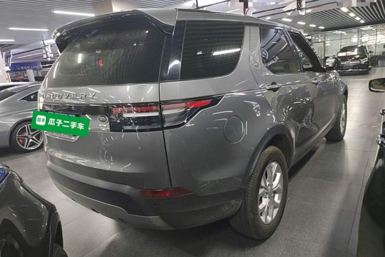 Used Land Rover Discovery 2020 3.0 SC V6 SE Rear Right 45 Deg