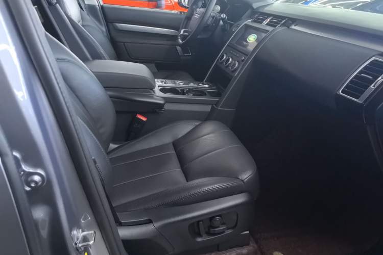 Used Land Rover Discovery 2020 2.0T 30th Anniversary Special Edition Right Front Seat