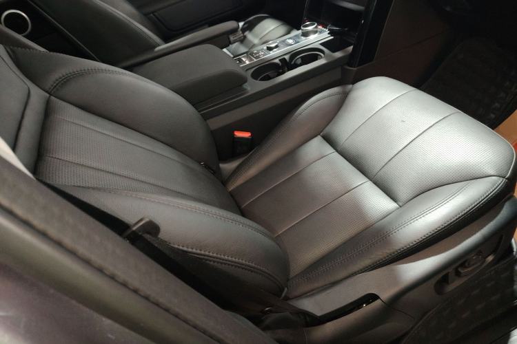 Used Land Rover Discovery 2020 3.0 SC V6 SE Right Front Seat
