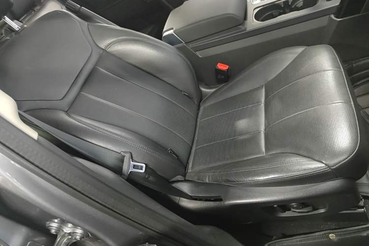Used Land Rover Discovery 2020 3.0 SC V6 SE Right Front Seat