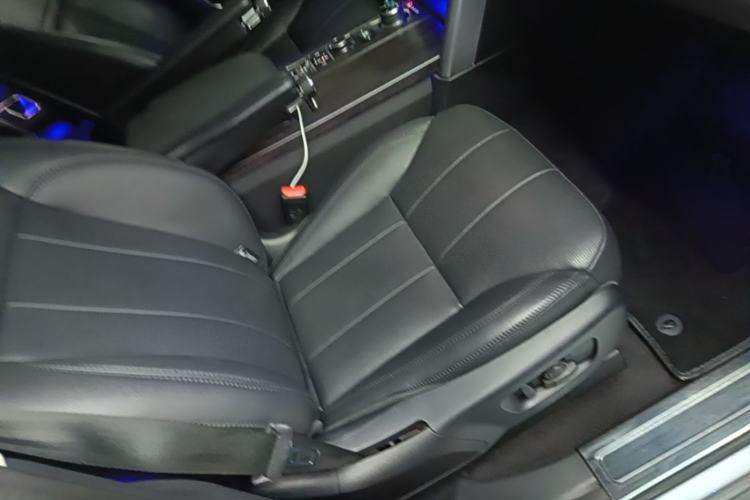 Used Land Rover Discovery 2020 2.0T 30th Anniversary Special Edition Right Front Seat