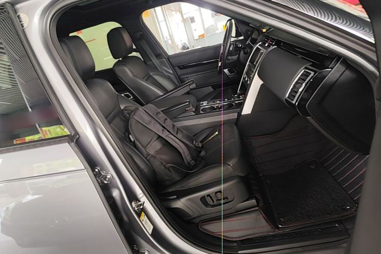 Used Land Rover Discovery 2020 2.0T SE Right Front Seat