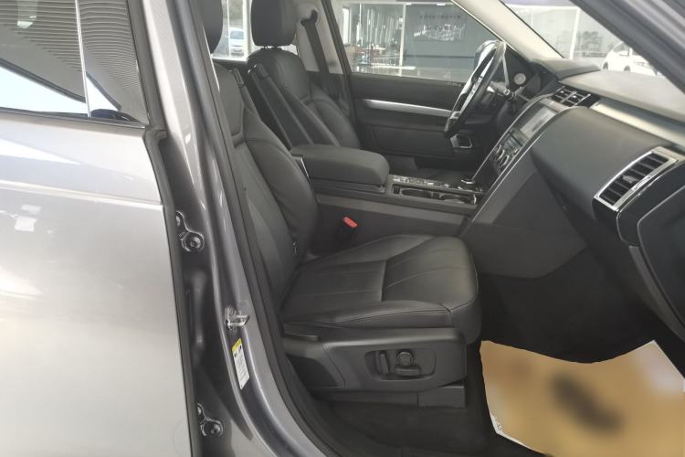 Used Land Rover Discovery 2020 3.0 SC V6 30th Anniversary Special Edition Right Front Seat