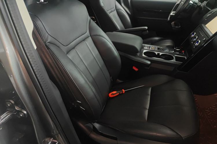 Used Land Rover Discovery 2020 3.0 SC V6 SE Right Front Seat