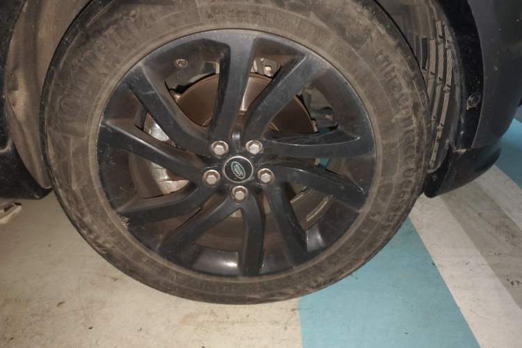 Used Land Rover Discovery 2020 2.0T SE Right Front Wheel Hub