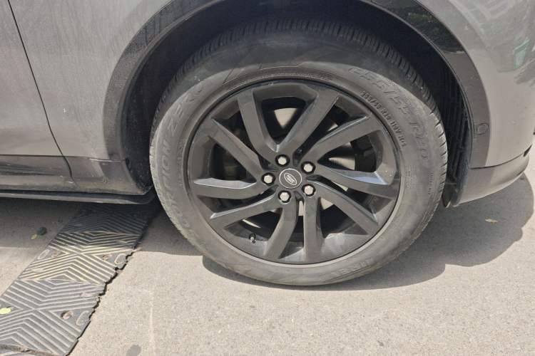 Used Land Rover Discovery 2020 2.0T 30th Anniversary Special Edition Right Front Wheel Hub