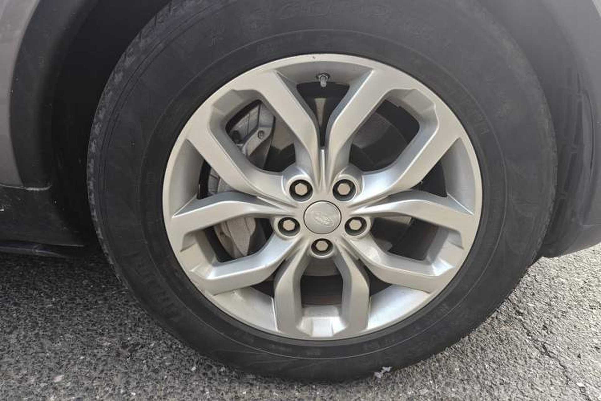 Used Land Rover Discovery 2020 3.0 SC V6 SE Right Front Wheel Hub