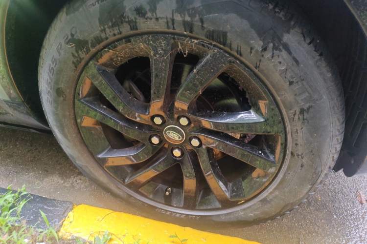 Used Land Rover Discovery 2020 2.0T 30th Anniversary Special Edition Right Front Wheel Hub