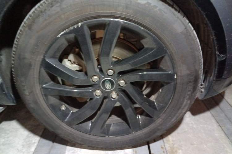 Used Land Rover Discovery 2020 2.0T 30th Anniversary Special Edition Right Front Wheel Hub