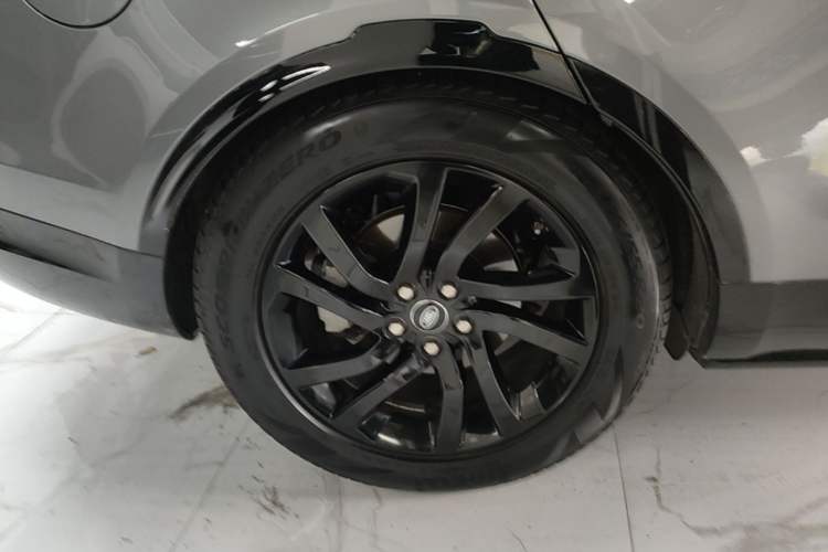 Used Land Rover Discovery 2020 2.0T 30th Anniversary Special Edition Right Rear Wheel Hub