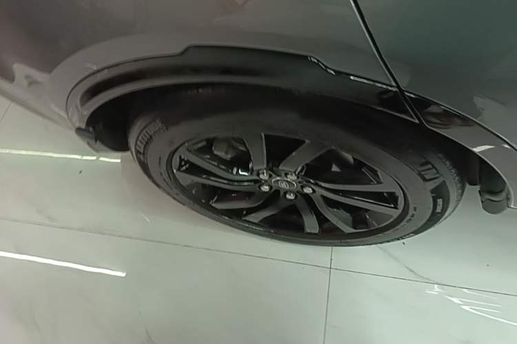Used Land Rover Discovery 2020 2.0T 30th Anniversary Special Edition Right Rear Wheel Hub