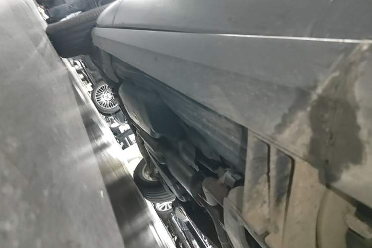 Used Land Rover Discovery 2020 3.0 SC V6 SE Right Side Sill