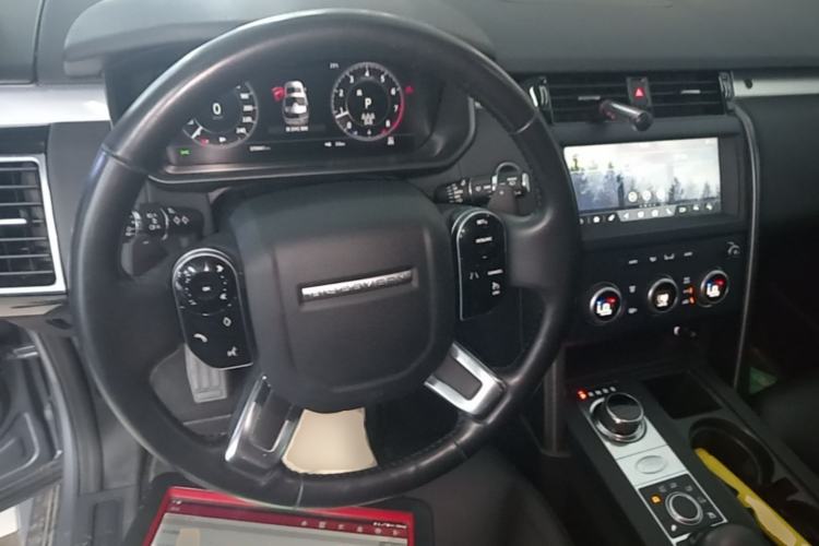 Used Land Rover Discovery 2020 3.0 SC V6 30th Anniversary Special Edition Steering Wheel