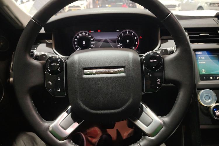 Used Land Rover Discovery 2020 3.0 SC V6 SE Steering Wheel