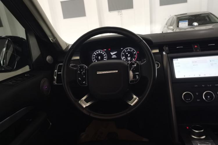 Used Land Rover Discovery 2020 3.0 SC V6 30th Anniversary Special Edition Steering Wheel