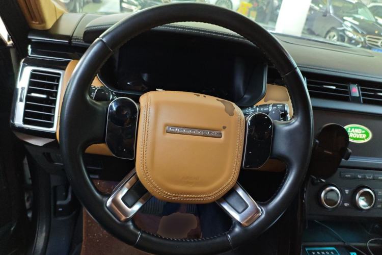 Used Land Rover Discovery 2020 3.0 SC V6 SE Steering Wheel